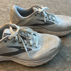Women’s Size 9 - Brooks Adrenaline GTS White and Gray Sneakers